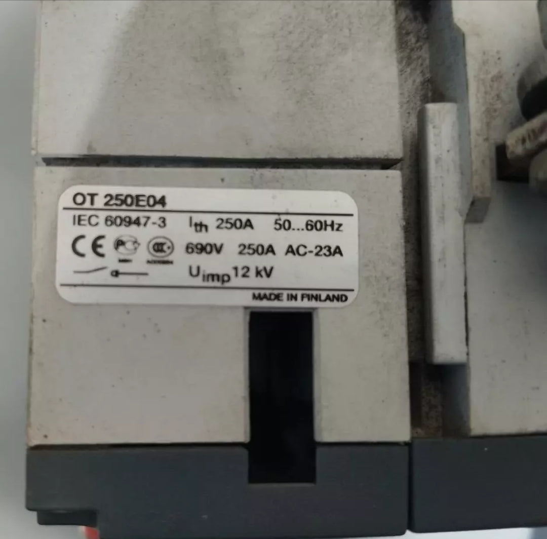 ABB OT 250E04 250A 50...60Hz 690V 250A AC-23A MADE IN FINLAND Thermal Magneto